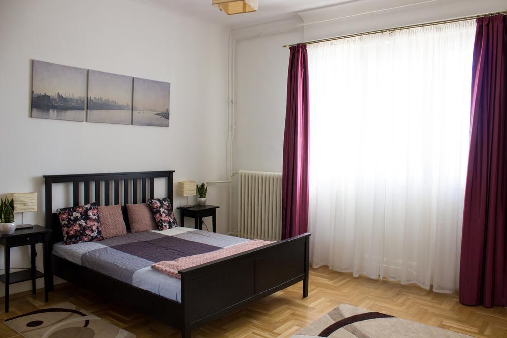 Home At Parliament Budapest Bagian luar foto
