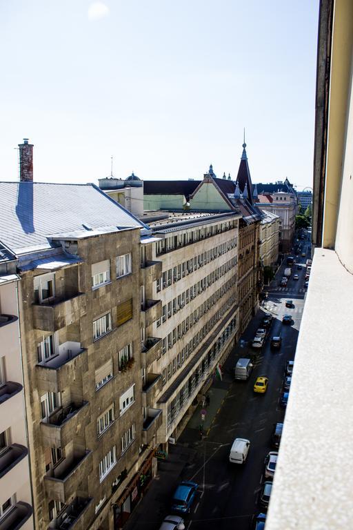 Home At Parliament Budapest Bagian luar foto